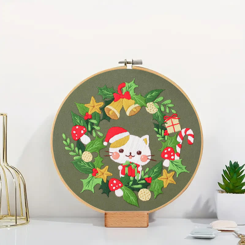 Rubbyoo Embroidery Kit - Christmas Cat Wreath