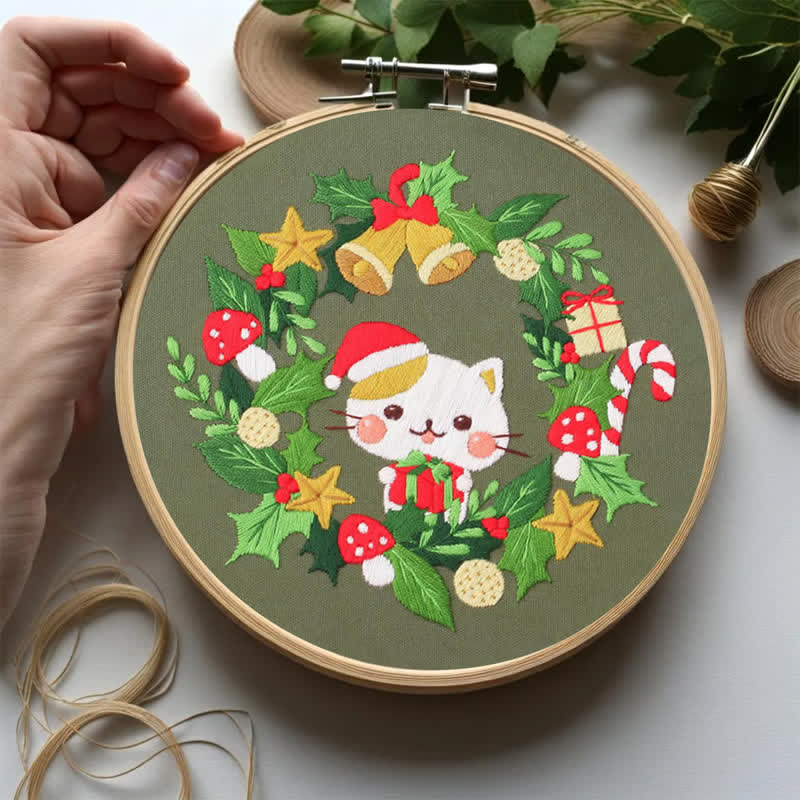 Rubbyoo Embroidery Kit - Christmas Cat Wreath