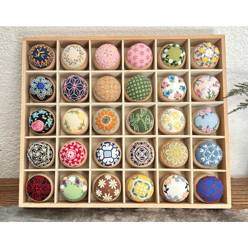 Wooden Embroidery Pin Cushion Pin Keeper
