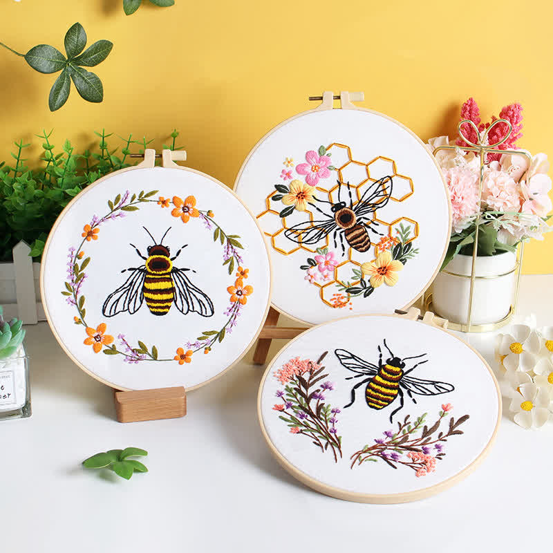 Rubbyoo Embroidery Kit - Bee Insect