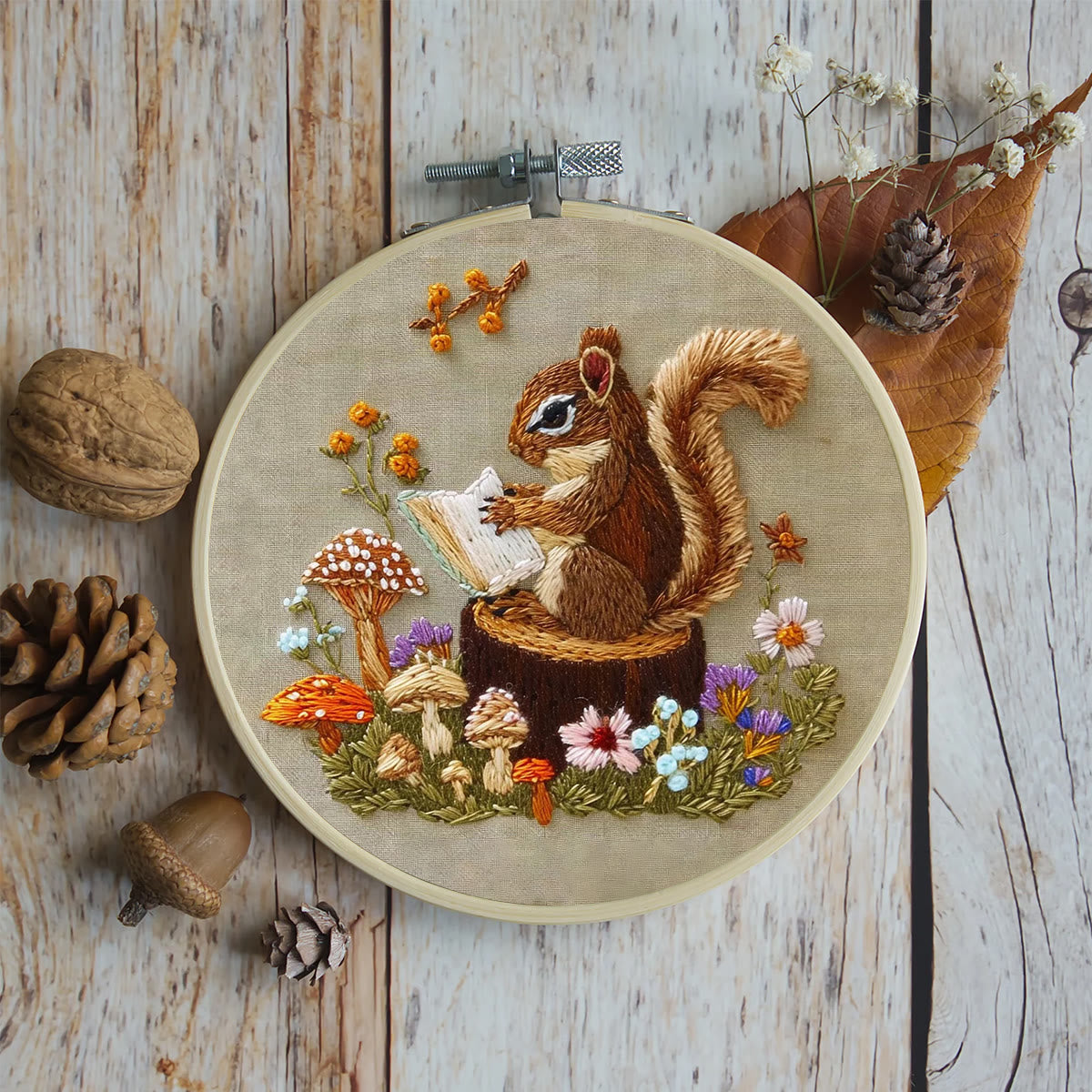 Rubbyoo Embroidery Kit -  Big Reading Squirrel