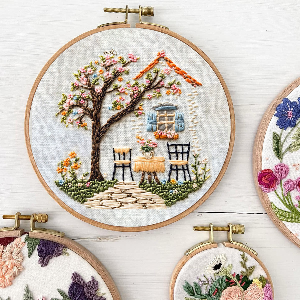 Rubbyoo Embroidery Kit - Warm Scenery Of A Cottage | Handmake Craft Kits