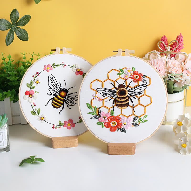 Rubbyoo Embroidery Kit - Bee Insect