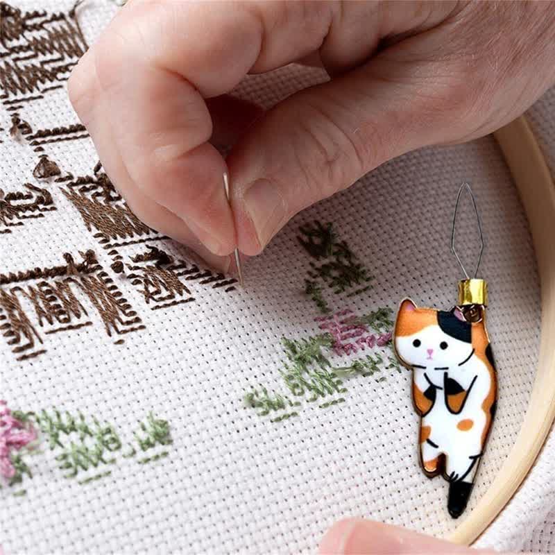 Cat Needle Threader Mini Cute Magnetic Needle Minder Sewing Threading Guide Tool
