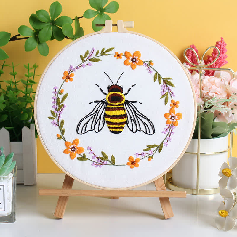 Rubbyoo Embroidery Kit - Bee Insect
