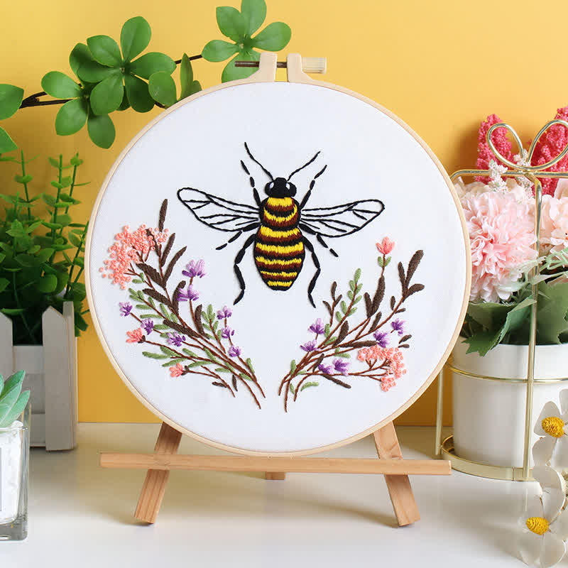 Rubbyoo Embroidery Kit - Bee Insect