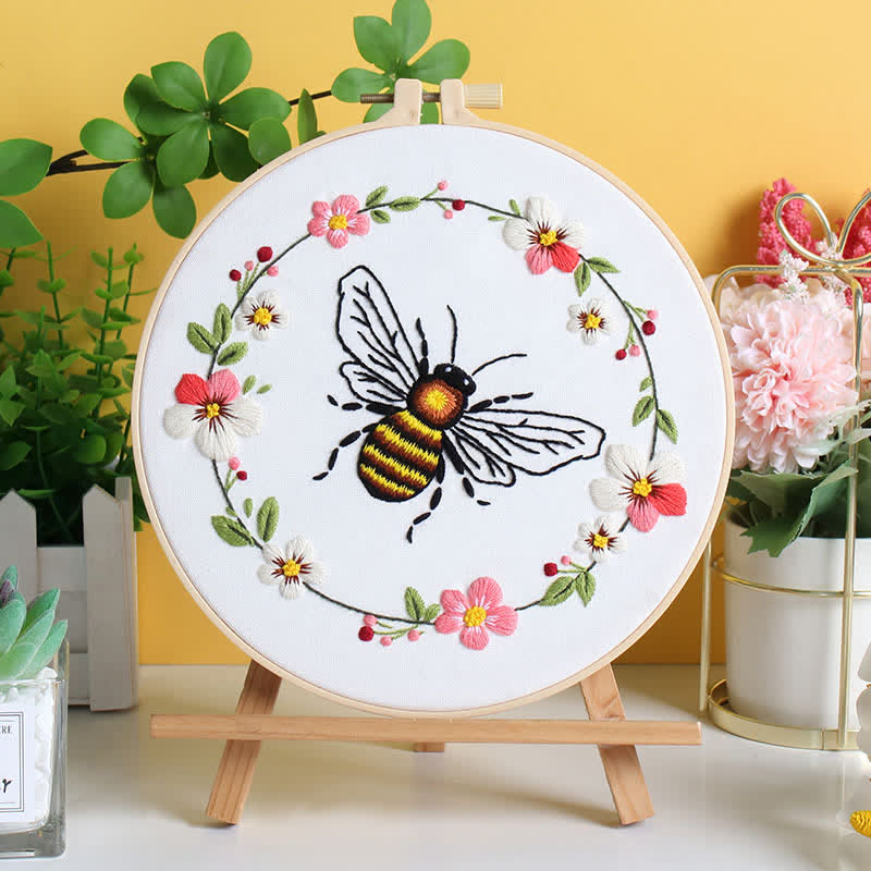 Rubbyoo Embroidery Kit - Bee Insect