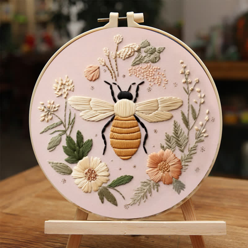 Rubbyoo Embroidery Kit - Bee And Bloom